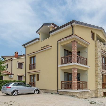 Apartments Hana In Funtana Exterior photo